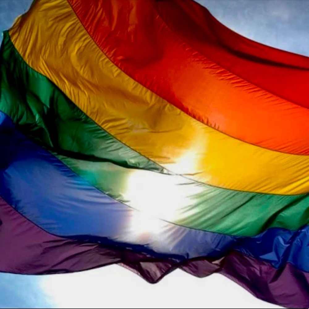 Happy pride ! 🌈 Make me an offer ! Highly motivated. Ready to purge my closet!
